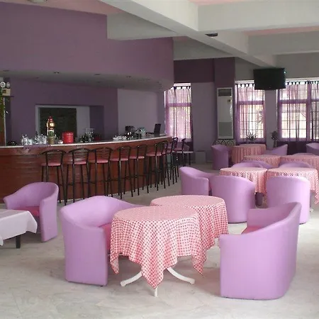 Ammes Apartahotel 3*
