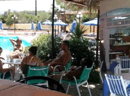 Ξενοδοχείο με διαμερίσματα Ammes Livathos (Kefalonia)